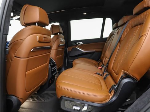 Used 2025 BMW X7 M60i image 20