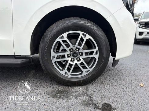 New 2026 Ford Expedition Active image 31