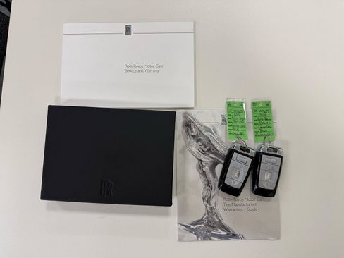 Used 2018 Rolls-Royce Dawn image 23