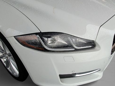 Used 2017 Jaguar XJ R-Sport image 11