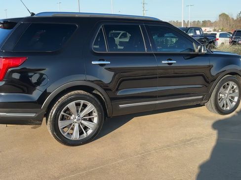 Used 2018 Ford Explorer Limited image 9