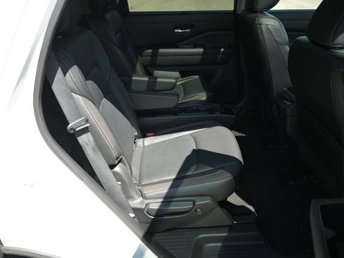 Used 2023 Nissan Pathfinder SL w/ SL Premium Package AWD/4WD image 47