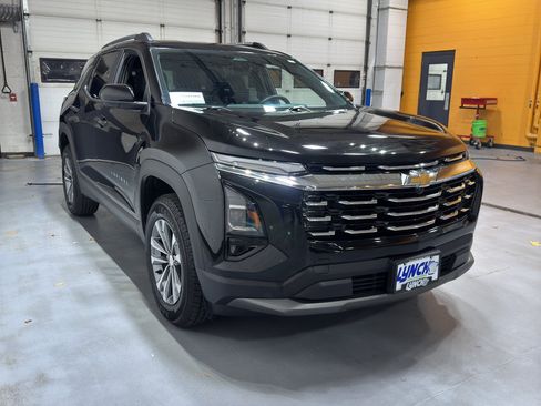 Used 2025 Chevrolet Equinox LT w/ Convenience Package II image 8