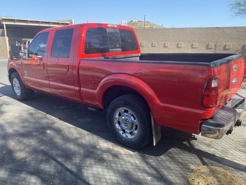 Used 2016 Ford F250 Lariat w/ Chrome Package RWD image 2