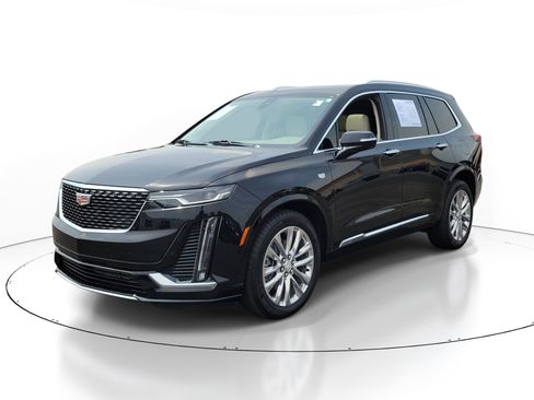 Used 2025 Cadillac XT6 Premium Luxury w/ LPO, Floor Liner Package AWD/4WD image 2