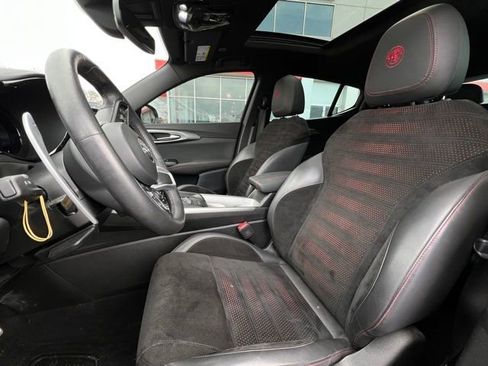 Used 2024 Alfa Romeo Tonale Veloce image 23