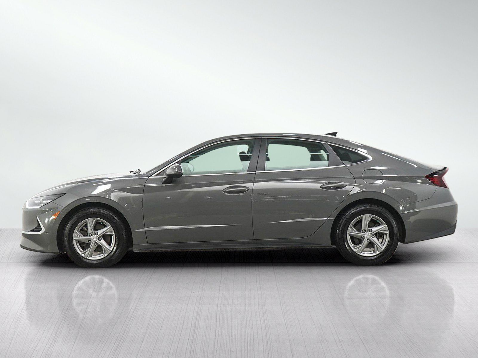 Used 2023 Hyundai Sonata SE FWD image 2