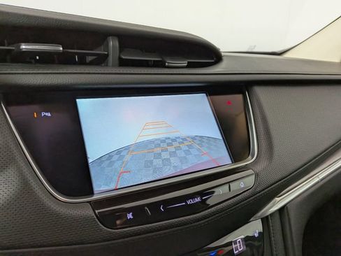 Used 2017 Cadillac XT5 Luxury w/ Driver Awareness Package FWD image 5