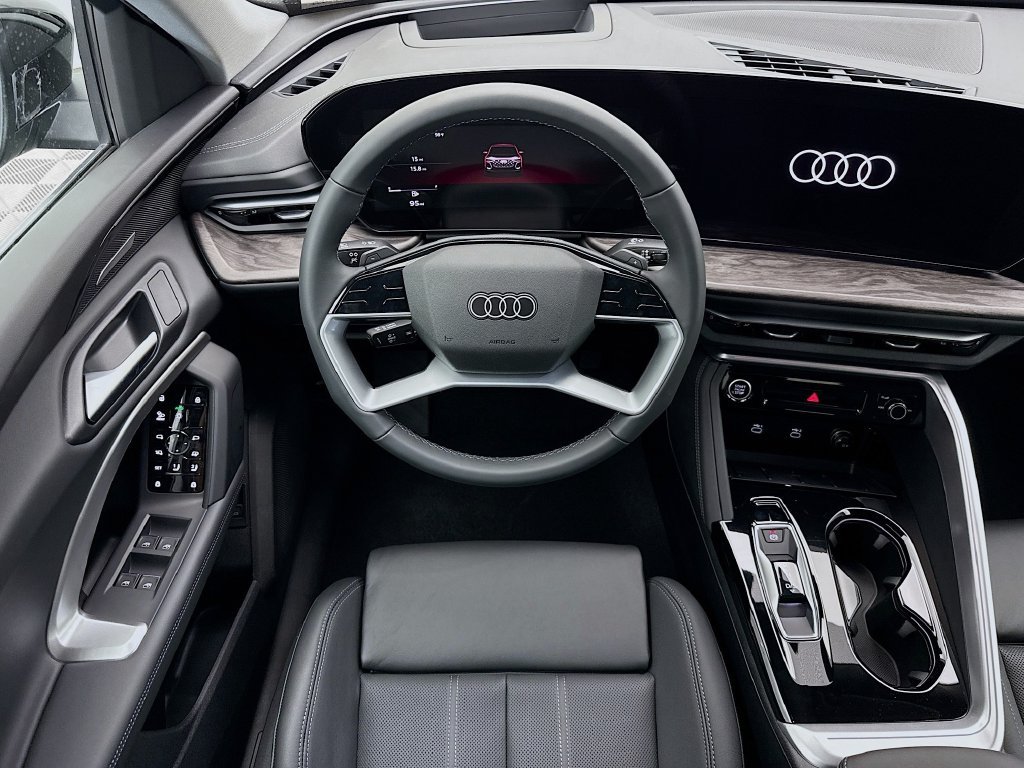 Used 2025 Audi Q5 Premium Plus w/ Premium Plus AWD/4WD image 10