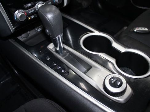 Used 2019 Nissan Pathfinder S image 10