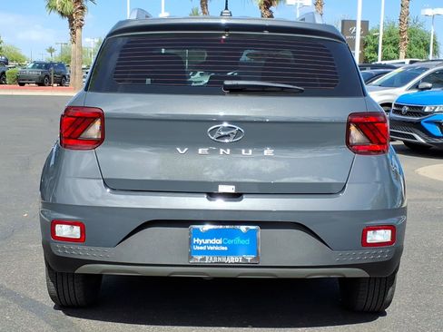 Certified 2025 Hyundai Venue SEL FWD image 4