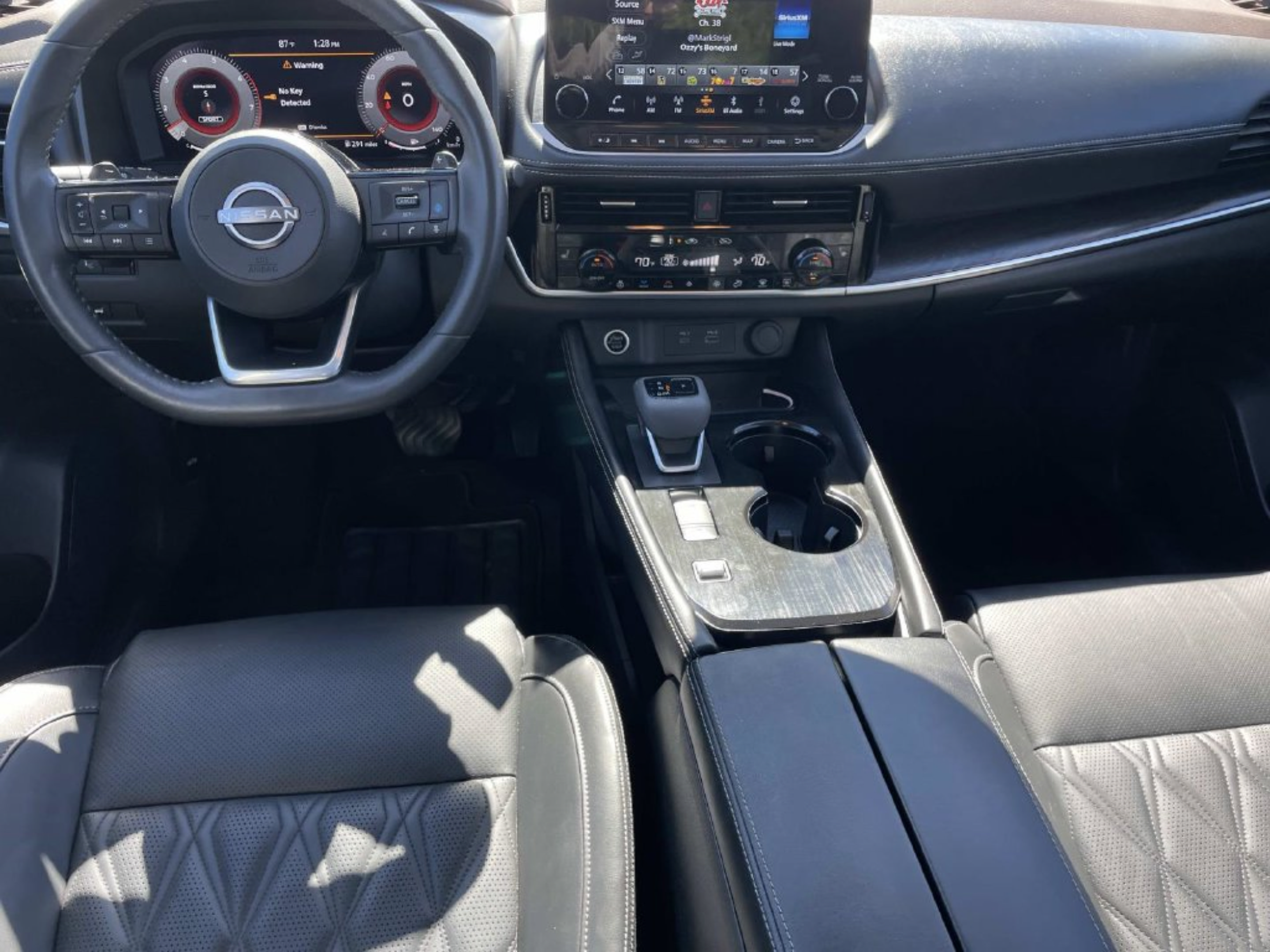 Used 2022 Nissan Rogue Platinum w/ Head-Up Display Package FWD image 10