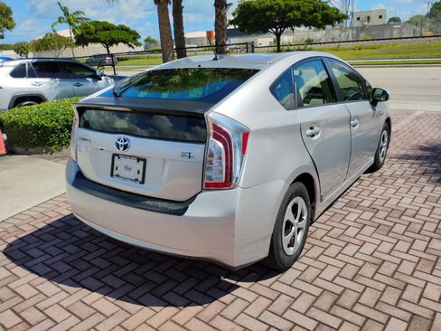 Used 2012 Toyota Prius Three image 11