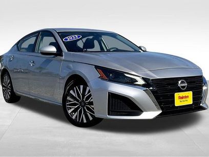Used 2023 Nissan Altima 2.5 SV
