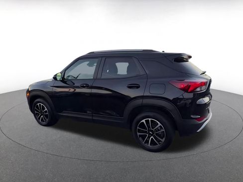 Used 2025 Chevrolet TrailBlazer LT image 9