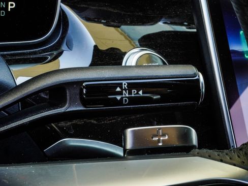 Used 2023 Mercedes-Benz C 300 Sedan image 26
