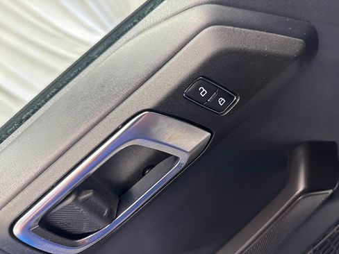 Certified 2025 Ford Bronco Outer Banks AWD/4WD image 13
