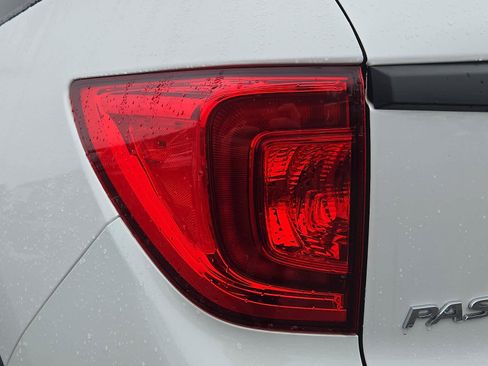 Used 2023 Honda Passport EX-L image 11