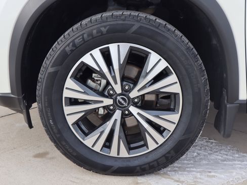 Used 2023 Nissan Rogue SV image 27