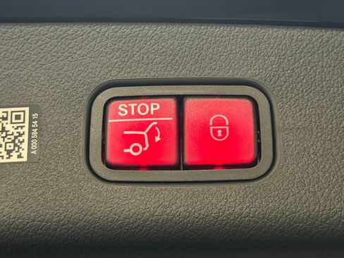Certified 2025 Mercedes-Benz GLC 350e 4MATIC image 17