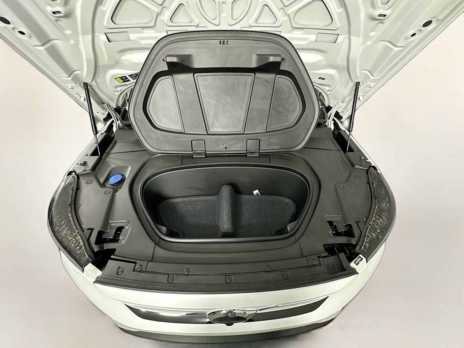 Used 2023 Volvo XC40 Recharge Ultimate w/ Protection Package Premier AWD/4WD image 33