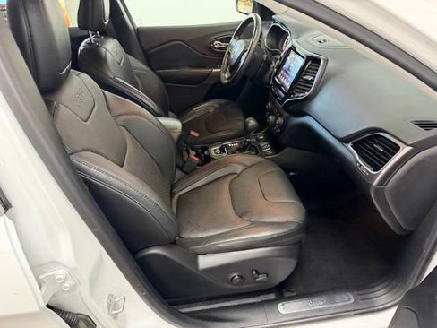 Used 2019 Jeep Cherokee Limited AWD/4WD image 38