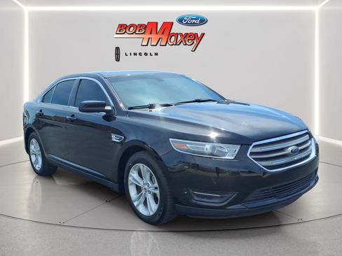 Used 2018 Ford Taurus SEL FWD image 3