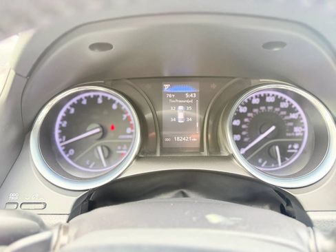 Used 2019 Toyota Camry SE FWD image 17
