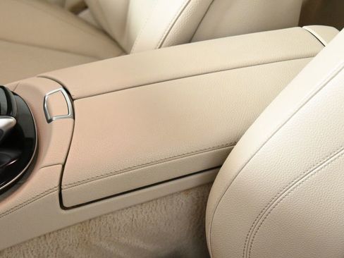 Used 2018 Mercedes-Benz E 400 4MATIC Sedan image 26