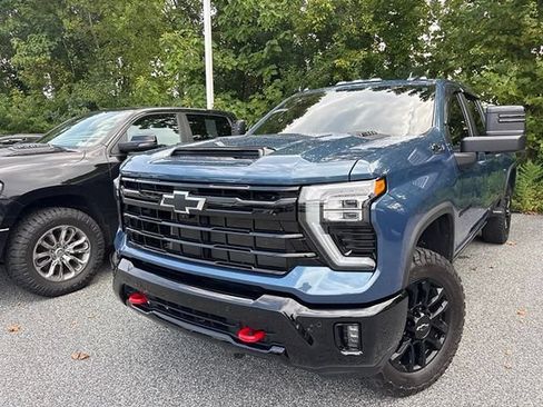 Used 2025 Chevrolet Silverado 2500 LT w/ Trail Boss Package AWD/4WD image 24