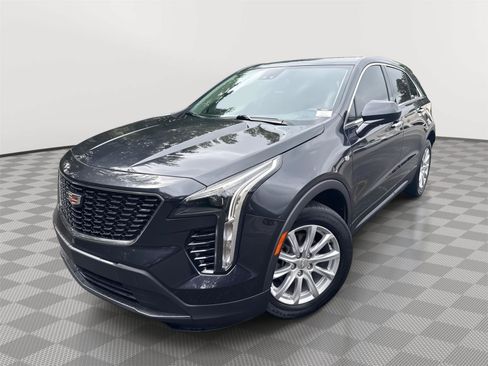 Used 2023 Cadillac XT4 Luxury FWD image 2