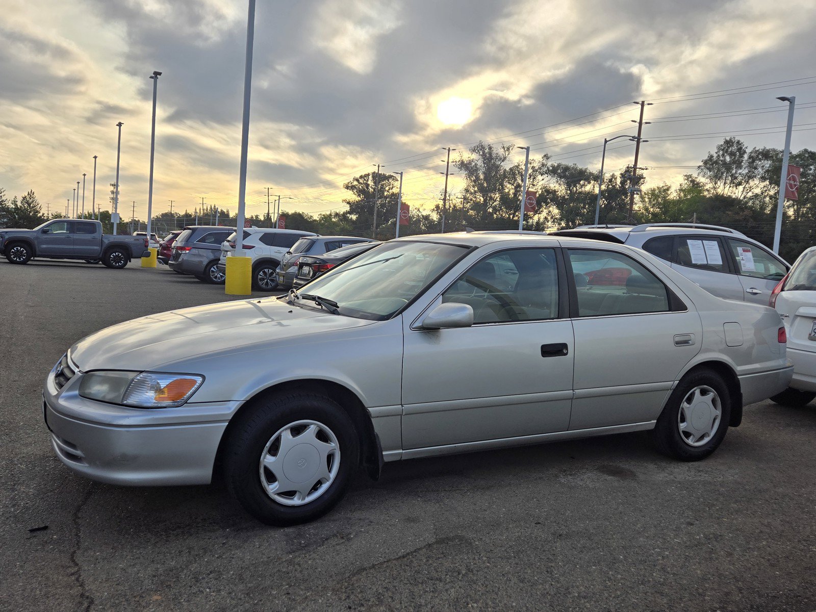 Used 2000 Toyota Camry CE w/ Value Pkg 1 FWD image 7