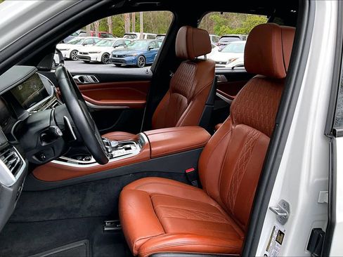 Used 2021 BMW X5 xDrive40i w/ M Sport Package image 8