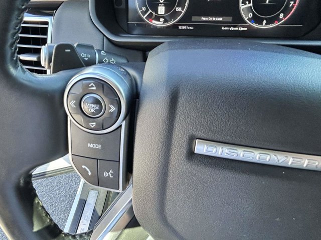 Used 2018 Land Rover Discovery HSE AWD/4WD image 32