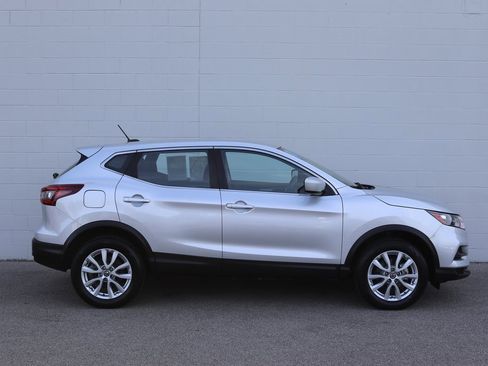 Used 2021 Nissan Rogue Sport S image 4