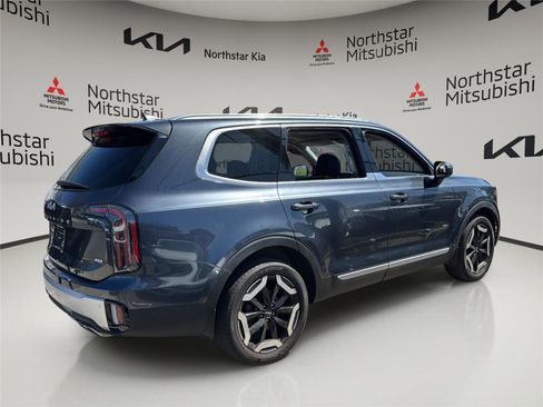 Used 2023 Kia Telluride EX w/ EX Captain's Chair Package AWD/4WD image 6