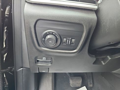 Used 2021 Jeep Grand Cherokee L Limited image 31