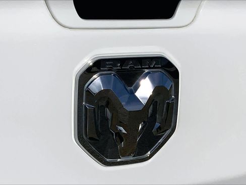 Used 2024 RAM 1500 Laramie image 32