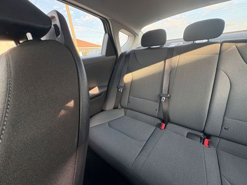 Used 2025 Kia K4 LXS image 38