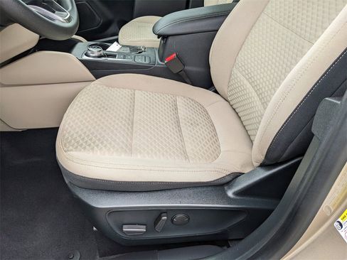 Used 2020 Ford Escape SE image 20