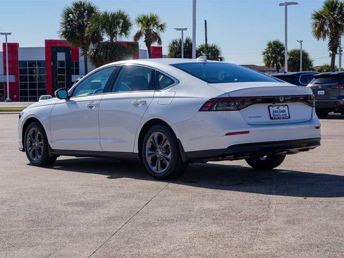 Certified 2023 Honda Accord EX image 4