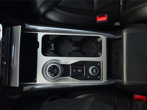 Used 2023 Ford Explorer Platinum w/ Technology Package image 24