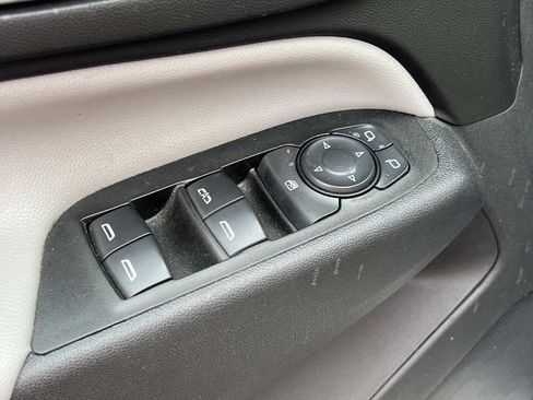 Used 2021 Chevrolet Equinox LS w/ LS Convenience Package FWD image 12