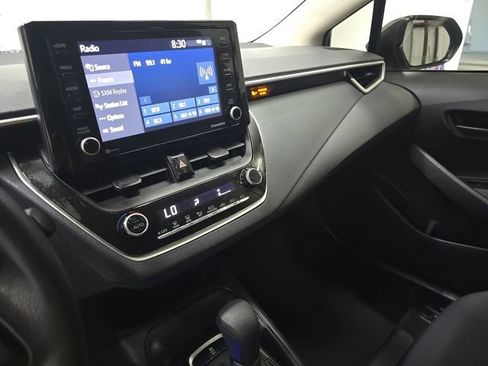 Used 2022 Toyota Corolla LE FWD image 17