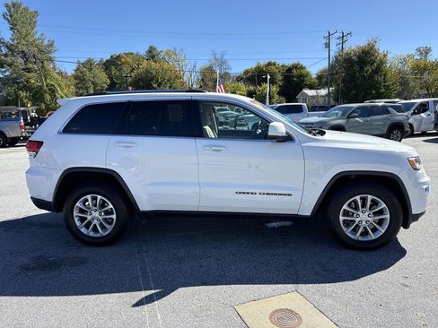 Used 2021 Jeep Grand Cherokee Laredo image 11