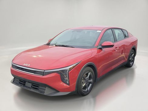 Used 2025 Kia K4 FWD image 2