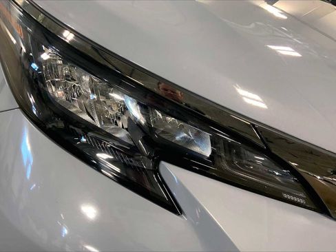 Used 2023 Toyota Sienna XLE Woodland Edition image 26