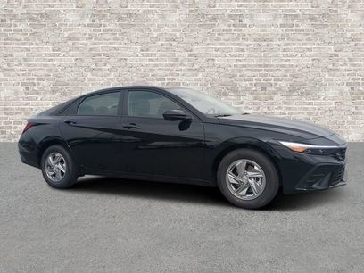 New 2026 Hyundai Elantra SE