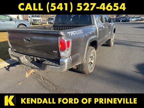 Used 2020 Toyota Tacoma TRD Off-Road image 10