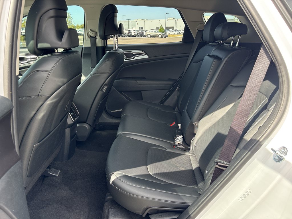 Certified 2026 Kia Sportage EX FWD image 11